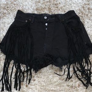 HIGH WAISTED LEVI SHORTS!!!